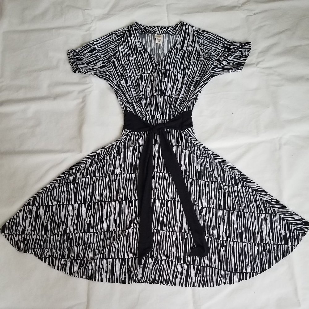 Covington M animal zebra print black/white dress